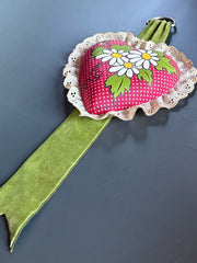 Load image into Gallery viewer, Vintage 1970s Handmade Heart Wall Hanging Daisy Floral Lace Velvet Ribbon