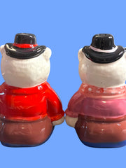 Load image into Gallery viewer, Winn-Dixie 2008 Collector Winn & Dixie Western Bear Salt Pepper Shakers NIB