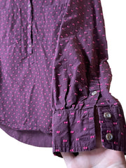 Load image into Gallery viewer, Textured Button Shirt – Women’s M – Plum w/ Pink Swiss Dot