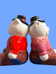 Load image into Gallery viewer, Winn-Dixie 2008 Collector Winn & Dixie Western Bear Salt Pepper Shakers NIB