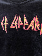 Load image into Gallery viewer, Def Leppard Cropped Long Sleeve Top Women’s Small Black Velvet Band Tee Graphic
