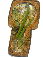 Load image into Gallery viewer, Vintage Lucite Style Pressed Flower Spoon Rest Ladybug Faux Wood Handmade