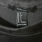 Load image into Gallery viewer, Def Leppard Cropped Long Sleeve Top Women’s Small Black Velvet Band Tee Graphic
