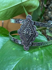 Load image into Gallery viewer, Diamond Western Cuff Bracelet
