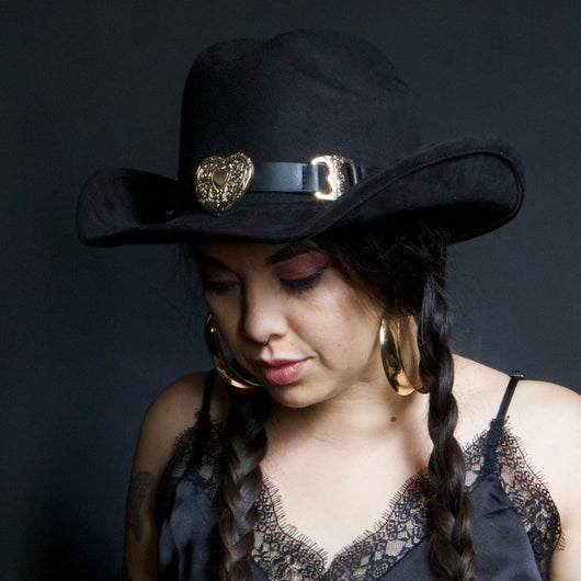 🖤 Black Cowgirl Hat with Gold Heart Buckle 🖤