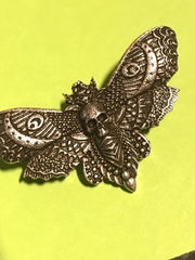 Load image into Gallery viewer, Death&#39;s Head Hawk Moth Metal Brooch 2
