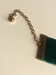 Load image into Gallery viewer, Green Velvet Choker - Lisa Lassi
