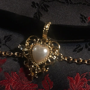 Regal Heart and Gold Chains Choker - Lisa Lassi