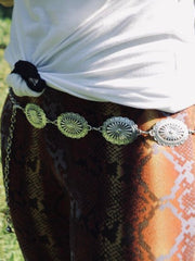 Load image into Gallery viewer, Simple Silver Concho Belt
