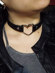 Load image into Gallery viewer, Vegan Black Heart Choker - Lisa Lassi
