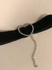 Load image into Gallery viewer, Velvet Heart Choker - Lisa Lassi
