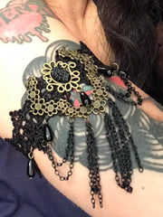 Load image into Gallery viewer, Vintage Style Black Lace Armband - Lisa Lassi